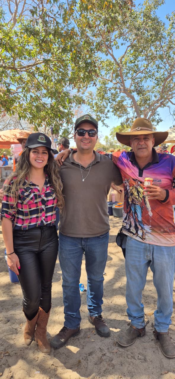 Jacque Silva em encontro com moradores e produtores do interior